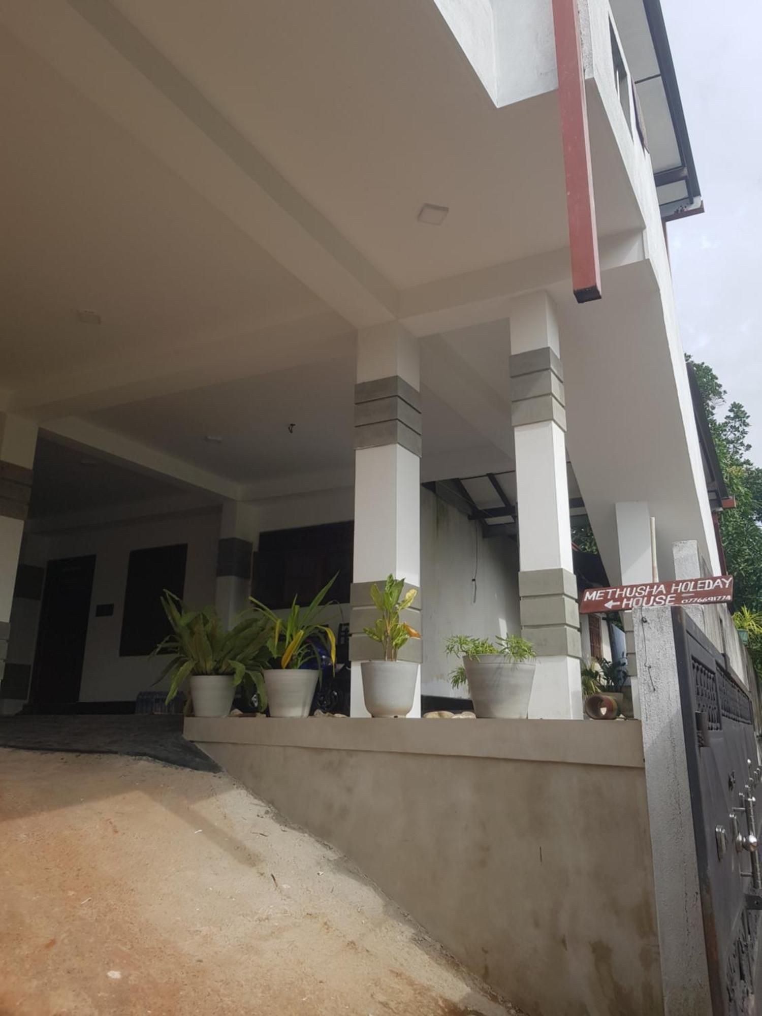 Methusha Holiday House Mirissa Exterior photo